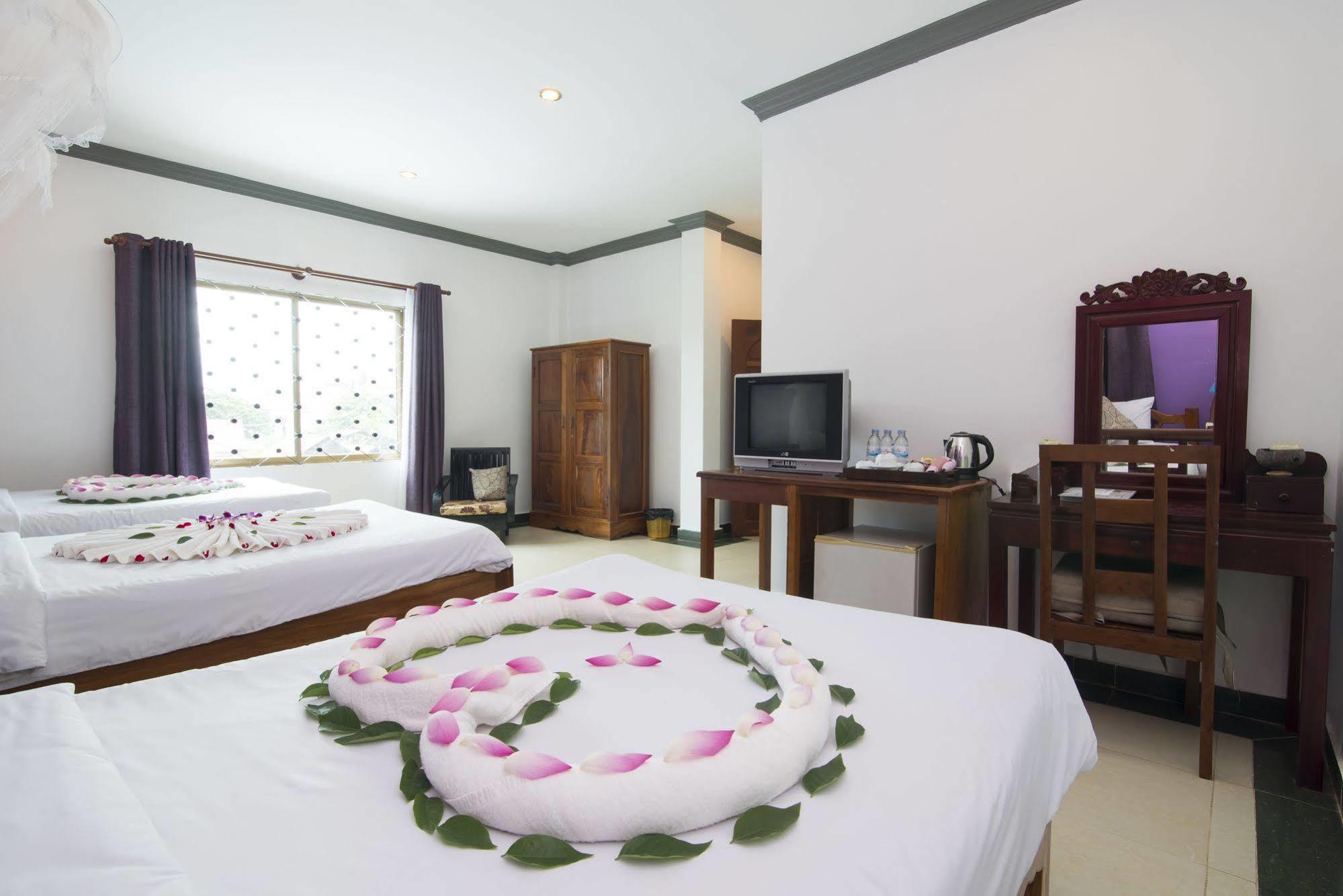 Tan Kang Angkor Hotel Сиемрип Экстерьер фото